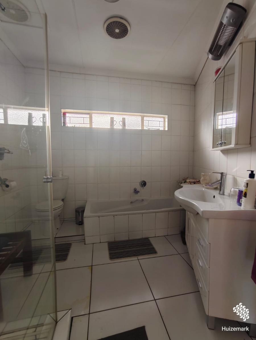 5 Bedroom Property for Sale in Sasolburg Ext 4 Free State